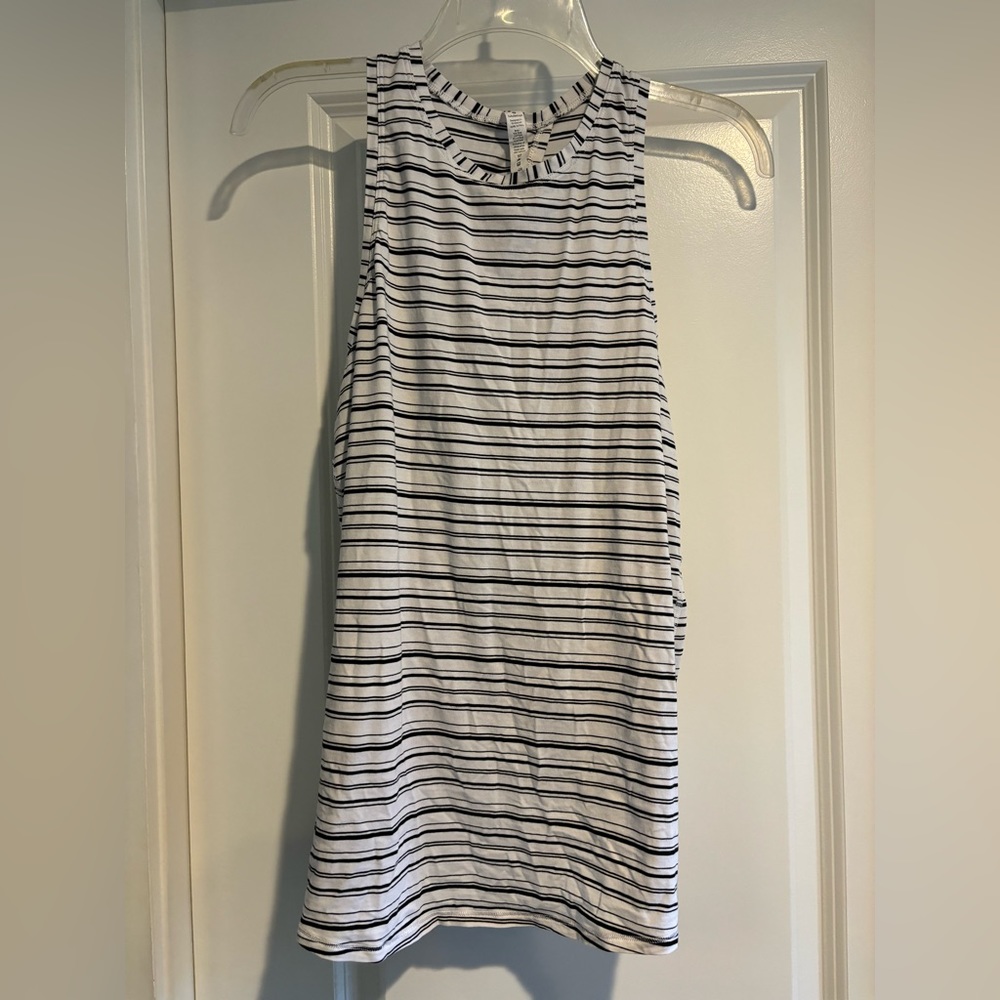 Lululemon Tank - Picture 2 of 4